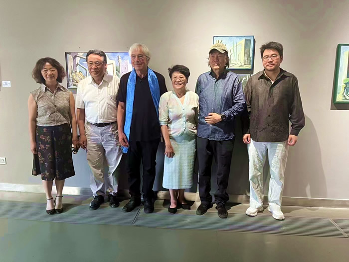 迷宫中的沉思——跟随雷米·艾融,在无序中找寻出口