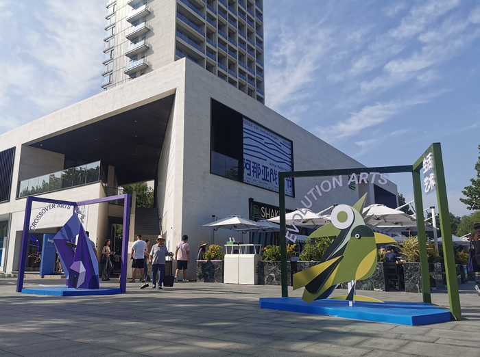 海边戏剧、候鸟300、花车巡游——2023阿那亚戏剧节上演文化盛宴