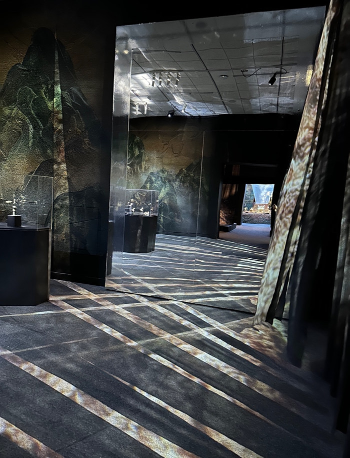 聚焦《永恒的祭献:中国古代青铜礼器》大展(11):镜子的妙用