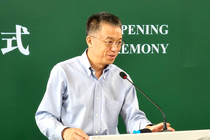 风格是投在地上的影子,我只管走路——八旬闫振铎的“无界”生涯