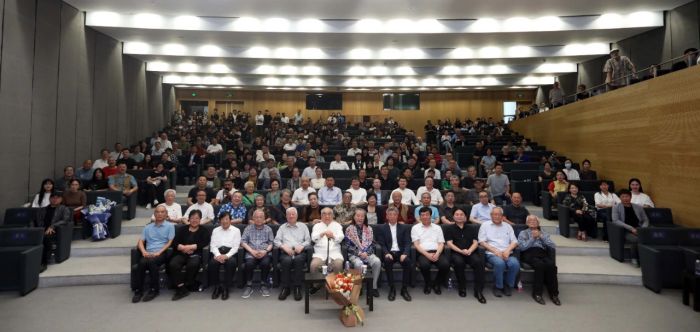 纵浪大化：袁运生的壁画梦