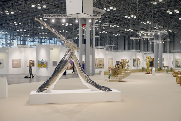 超过35 个国家,225 家画廊参展,是什么让今年的纽约军械库艺术展如此火热?