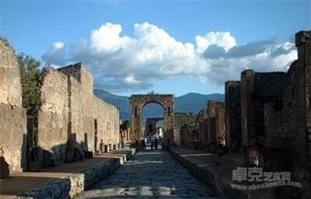 世界千年古墓秘闻:图坦卡蒙法老诅咒