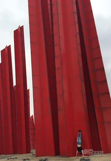 黄药:以介入的姿态赢得艺术的回归