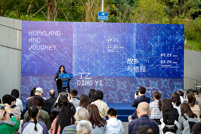 《故乡与旅程——丁乙个展》开幕：“十示”和“星座”交相辉映