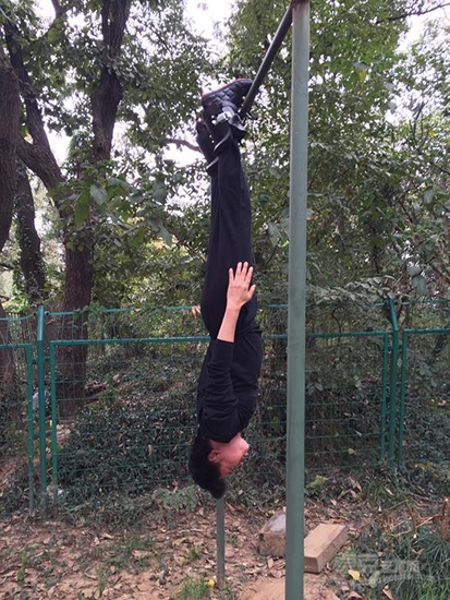 黄药:以介入的姿态赢得艺术的回归