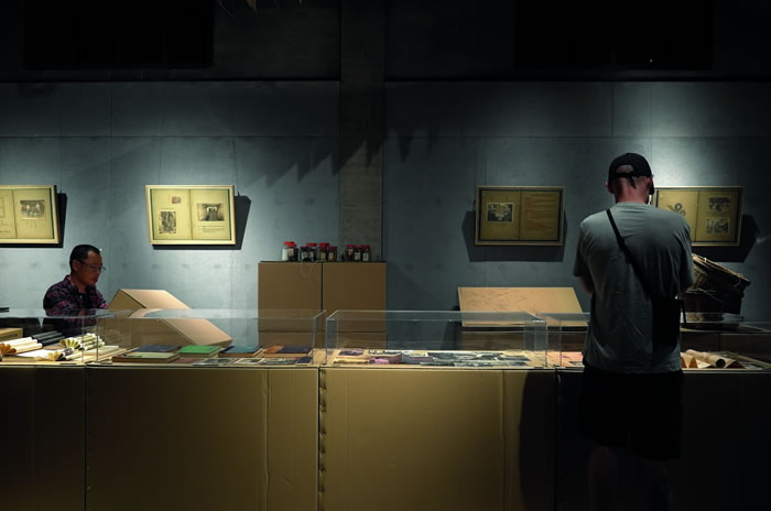 《画布上的档案》开了一扇门，甜意便从历史的老糖厂照进今日的阳朔糖舍